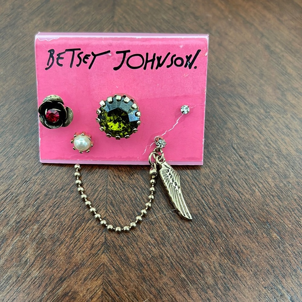 Betsey Johnson 5 piece mismatch earring set
